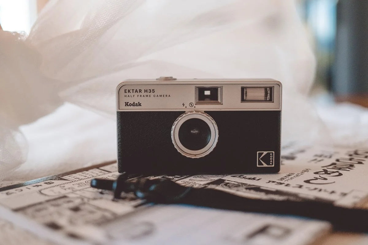Ektar H35 Half Frame 35mm Camera - Black